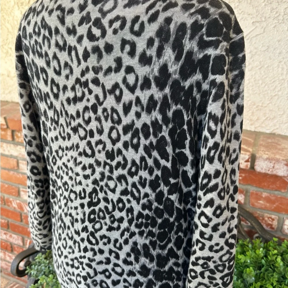 New York & Company Cardigan & Tank Sweater Set; Black & Gray Leopard; Sz Medium - Picture 6 of 16